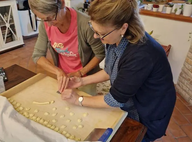 Azaro-casa Vostra Castel Del Monte (Apulia)